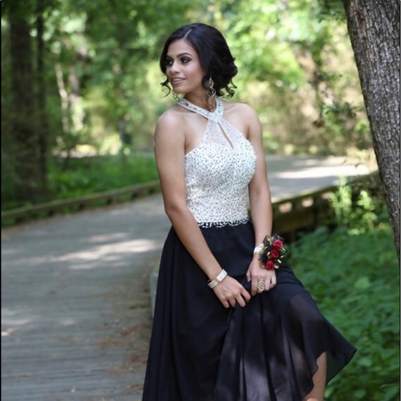 Prom/formal Dress - Picture 2 of 8